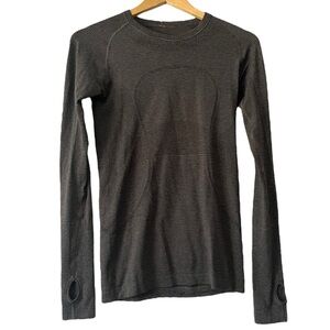 Lululemon Swiftly Tech Long Sleeve Gray Black Stripes Women's 6 Sporty Athletic